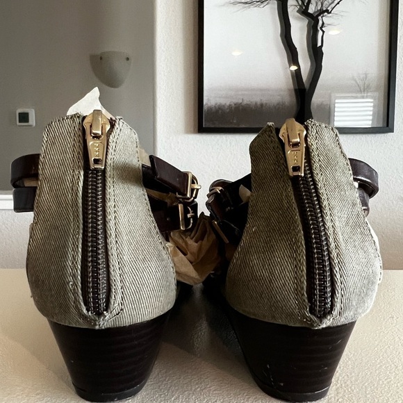 DANA Buchman Strappy Sandal - Size 8 - Picture 8 of 10